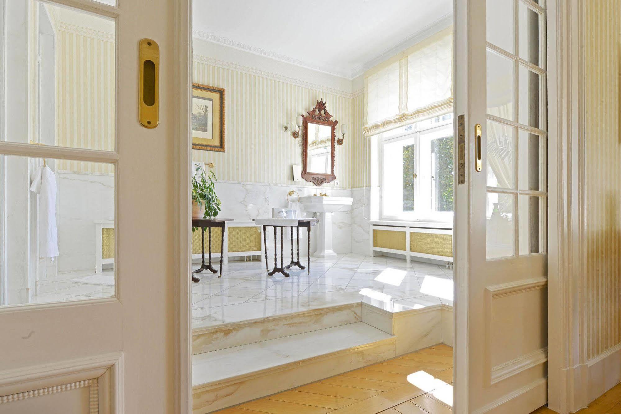 Schlosshotel Villa Westerberge 阿舍尔斯莱本 外观 照片