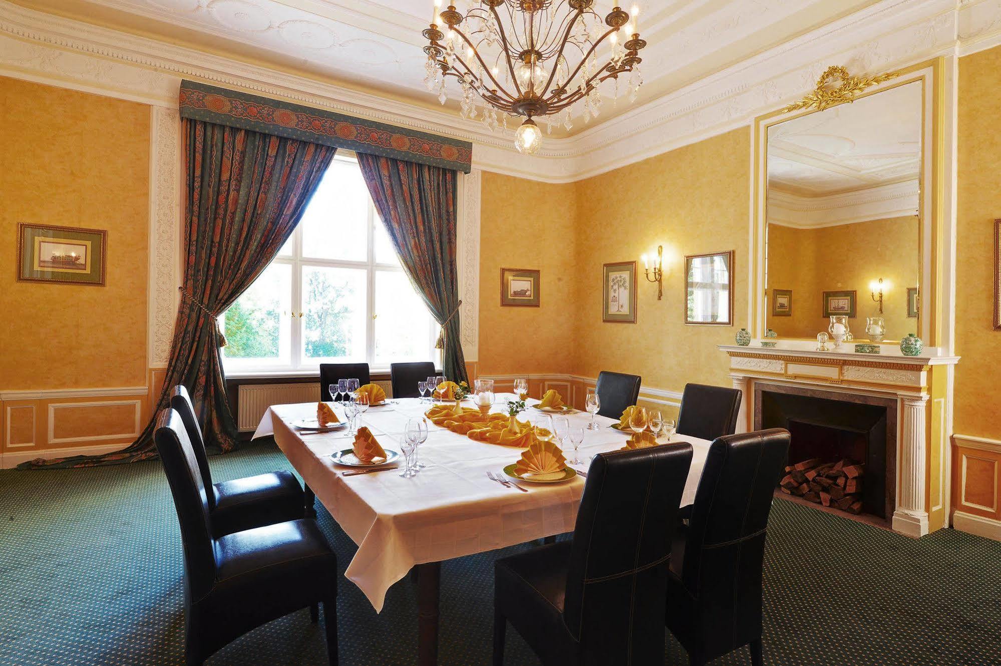 Schlosshotel Villa Westerberge 阿舍尔斯莱本 外观 照片